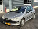 Peugeot 206 1.4 Gentry, airco, nieuwe APK - gebrauchte Peugeot 206 aus dem Jahr 2001