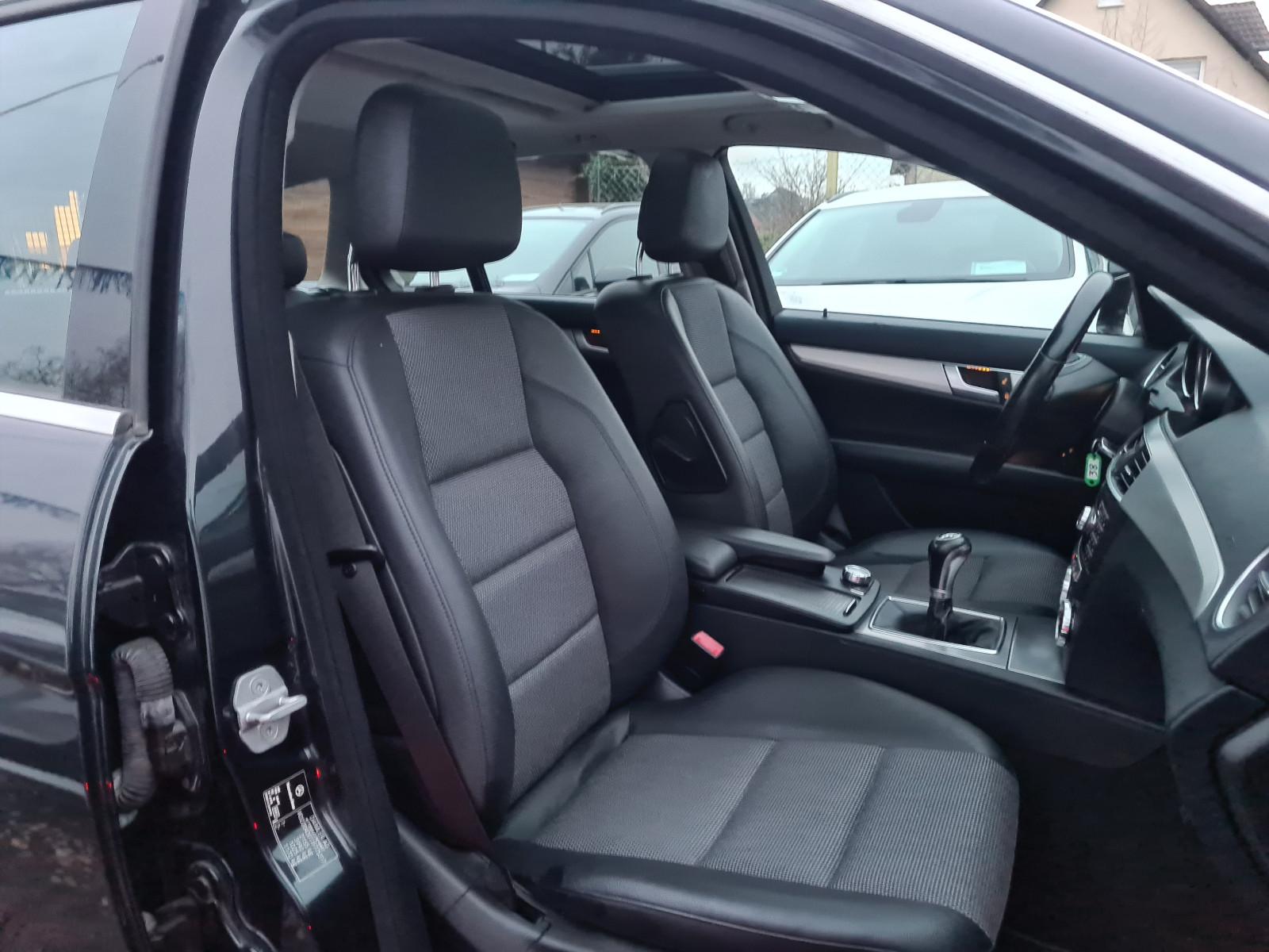 Mercedes-Benz C200 2011 — interior
