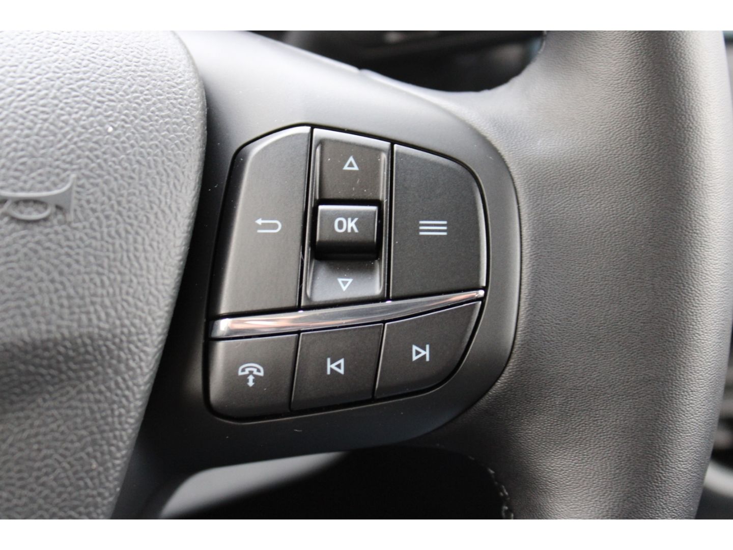 Fahrzeugabbildung Ford Tourneo Courier Active1,0 EcoBoost ACC Navi TWA