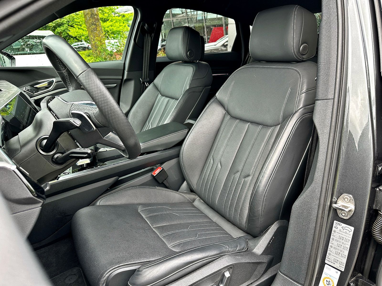 Audi Q8 e-tron - Bild 11