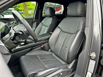 Audi Q8 e-tron - 11
