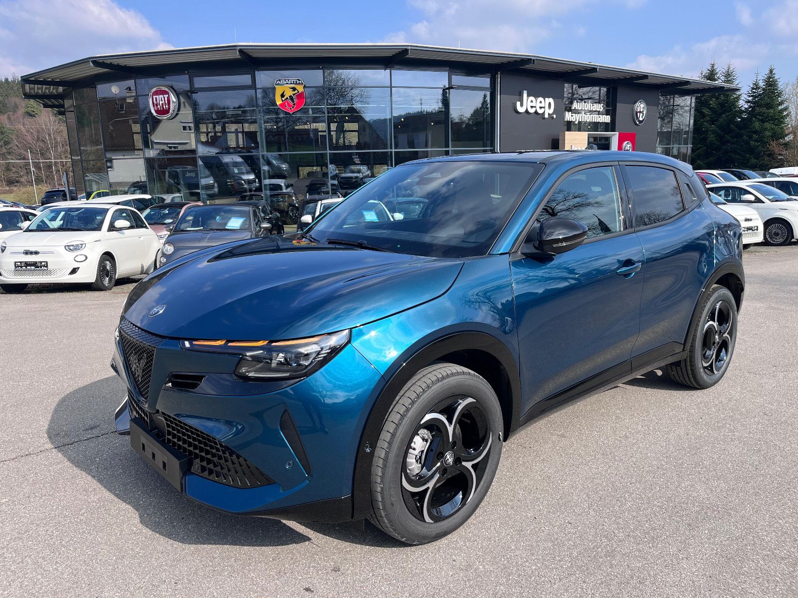 Fahrzeugabbildung Alfa Romeo Junior Ibrida 1.2 VGT 48V-Hybrid 107 kW Ti