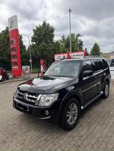Mitsubishi Pajero 3,2 DI-D 4WD Edition 30 Automatik Edi... - Mitsubishi Pajero aus 2013