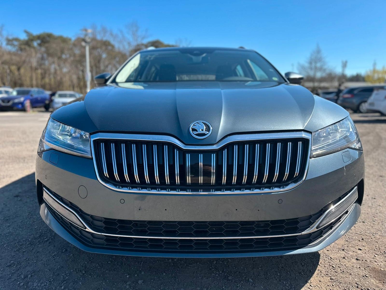 Skoda Superb Combi Style 2.0 Navi,VirtualTachu,LED,PDC