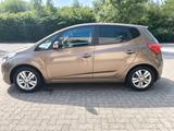 Hyundai ix20 1.6 FIFA World Cup EDITION Automatik FI... - Hyundai ix20 aus 2013