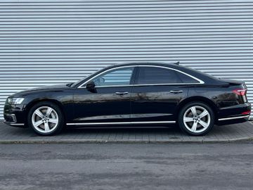 Audi A8 - 4