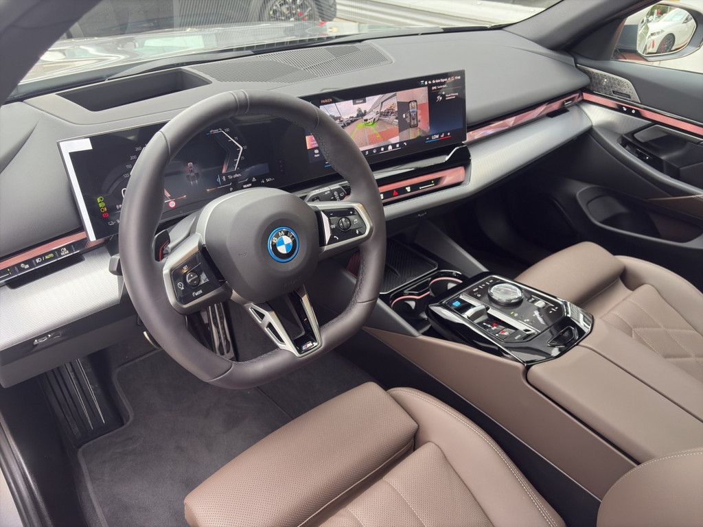 BMW i5 eDrive40 T. M-SPORT ELEKTRO HUD PANO 360° AHK foto 5