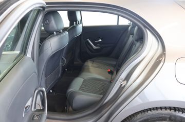 Mercedes-Benz A 180 Progressive WIDE+MBUX+KAM+LED