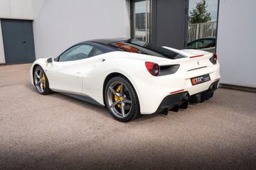 2015 Ferrari 488 GTB 照片 5
