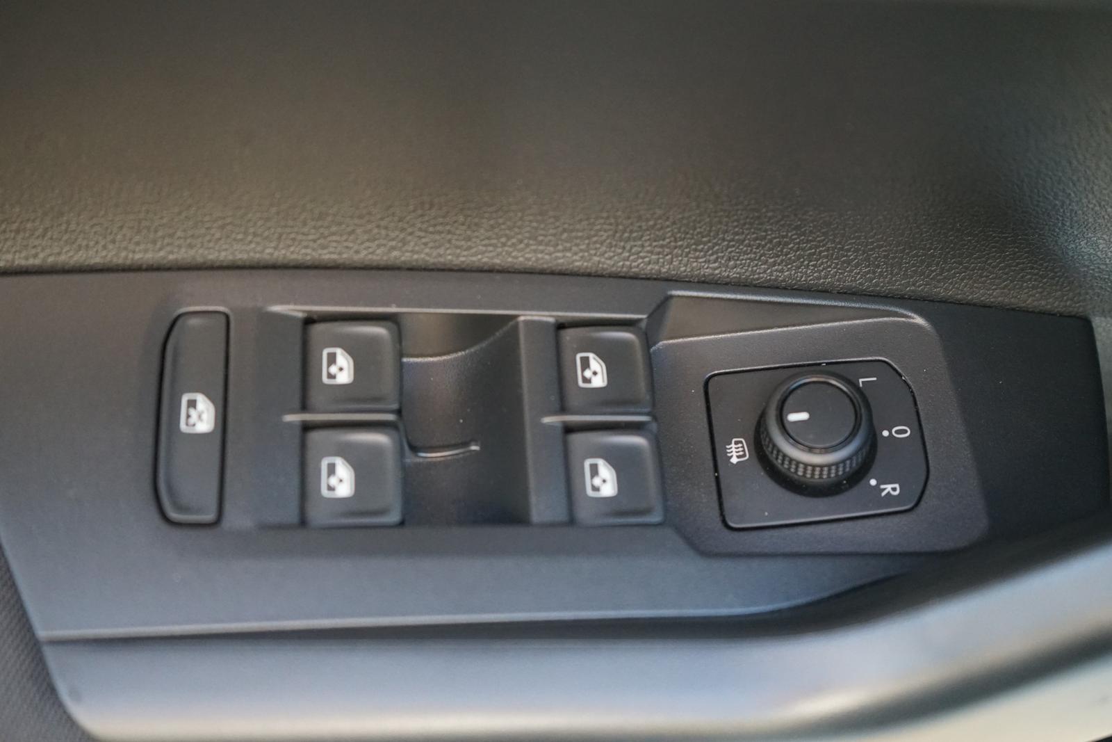 Volkswagen Polo 1.0 TSI Tempomat Sitzheizung PDC DAB, миниатюра 27