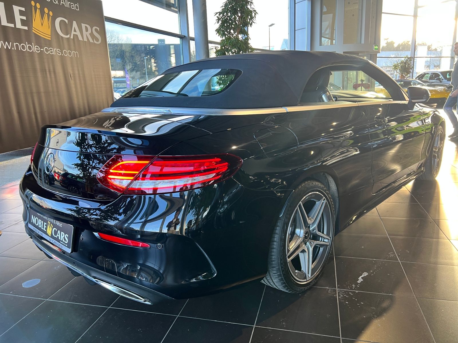 Fahrzeugabbildung Mercedes-Benz C 200 Cabrio LED NAVI ALU PDC