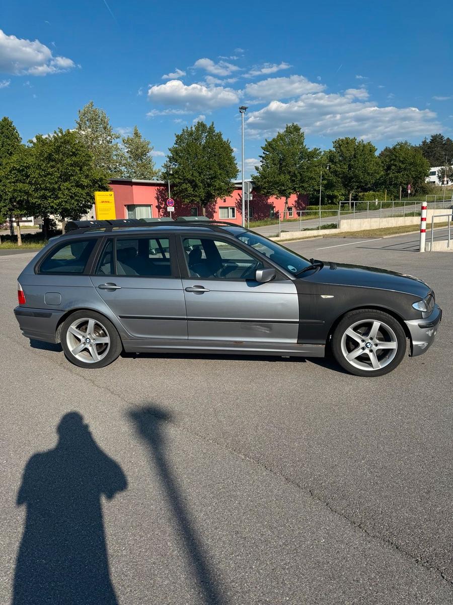 BMW 318 2004 — interior