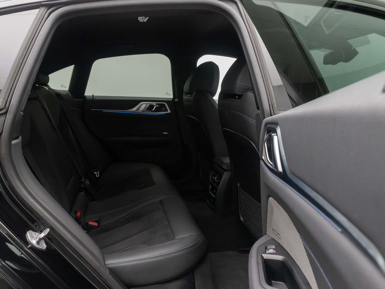 Fahrzeugabbildung BMW i4 eD40 Gran Coupe M Sport Alarm DAB H/K 18Zoll