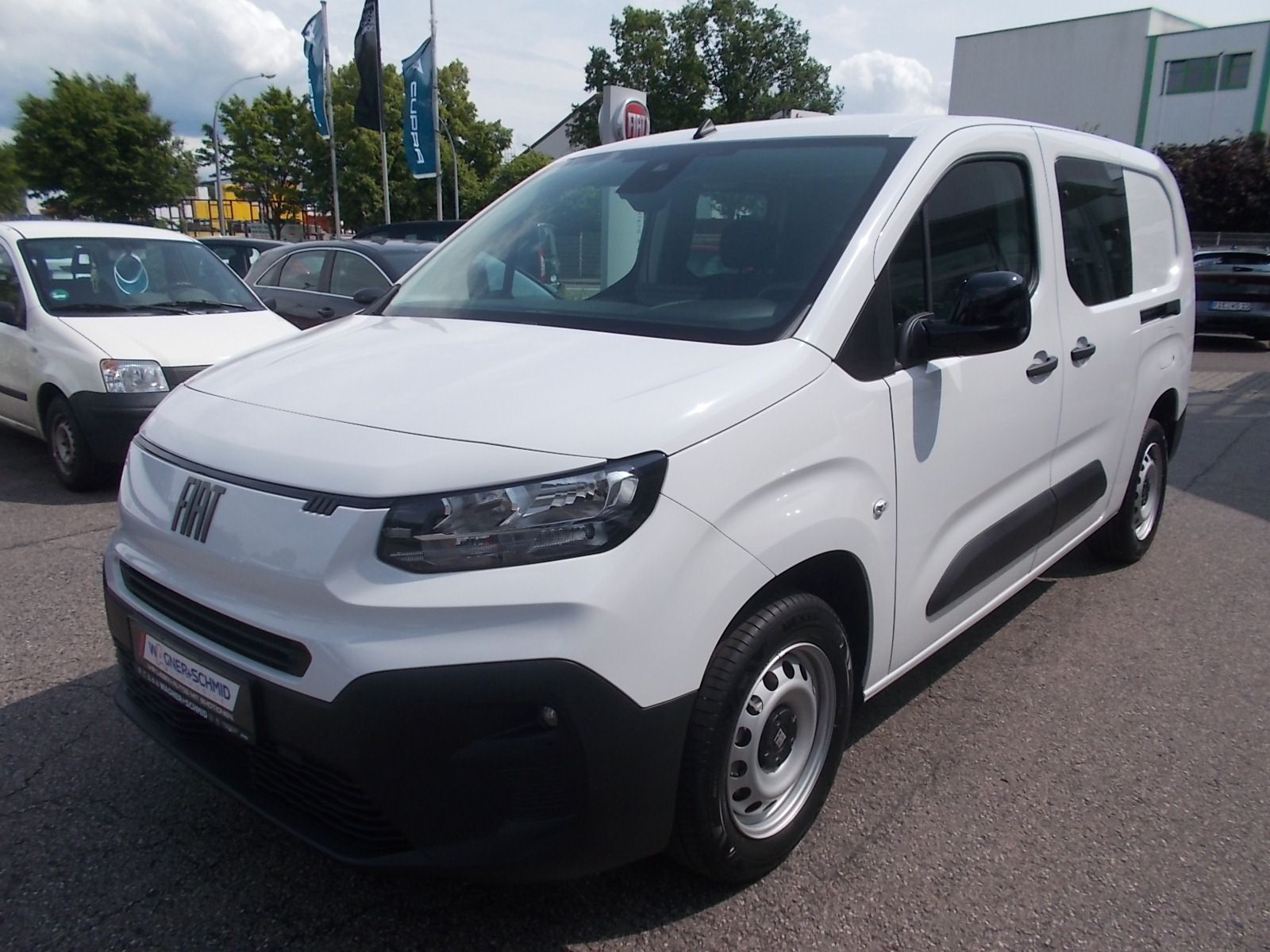 Fahrzeugabbildung Fiat Doblo Multicab L2 1.5 BlueHDi + 5 Sitzer