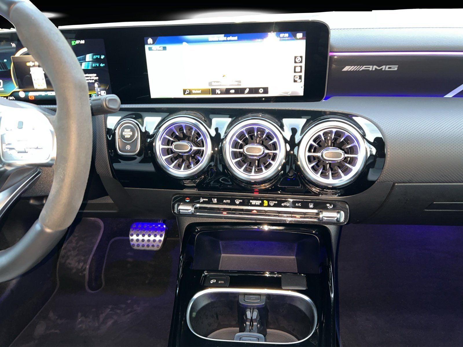 Fahrzeugabbildung Mercedes-Benz CLA 35 AMG SB Perf.Sitz LED Standhzg HighEndMBUX