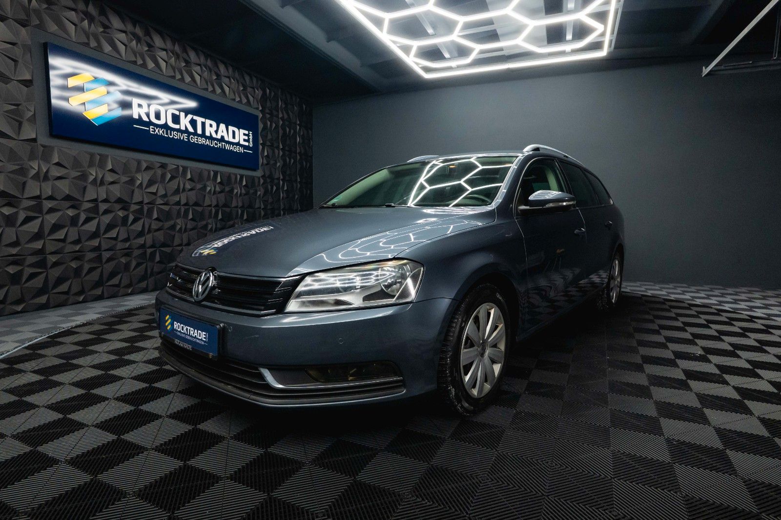 Fahrzeugabbildung Volkswagen Passat Variant 1.6 TDI Trendline BlueMotion TÜV