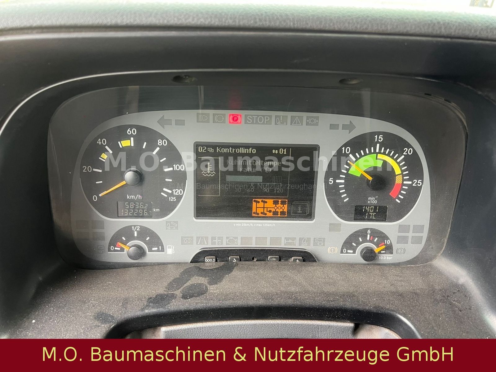 Fahrzeugabbildung Mercedes-Benz Mercedes Actros 4141 / Trockensauger /ADR
