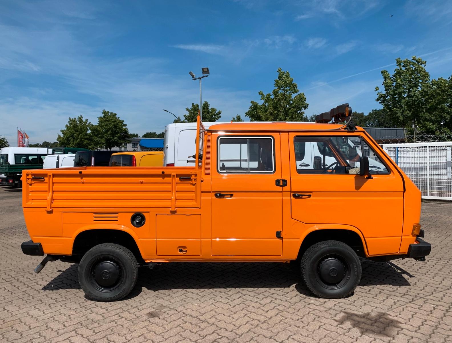 Volkswagen T3 Doka Pritsche Syncro 4x4/ AHK / 5 Sitze