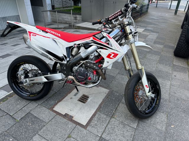 Honda CRF 450 PE 06 mit Supermoto Umbau