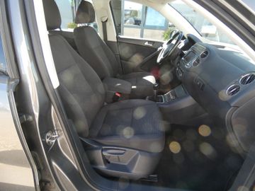 Volkswagen Tiguan - 12