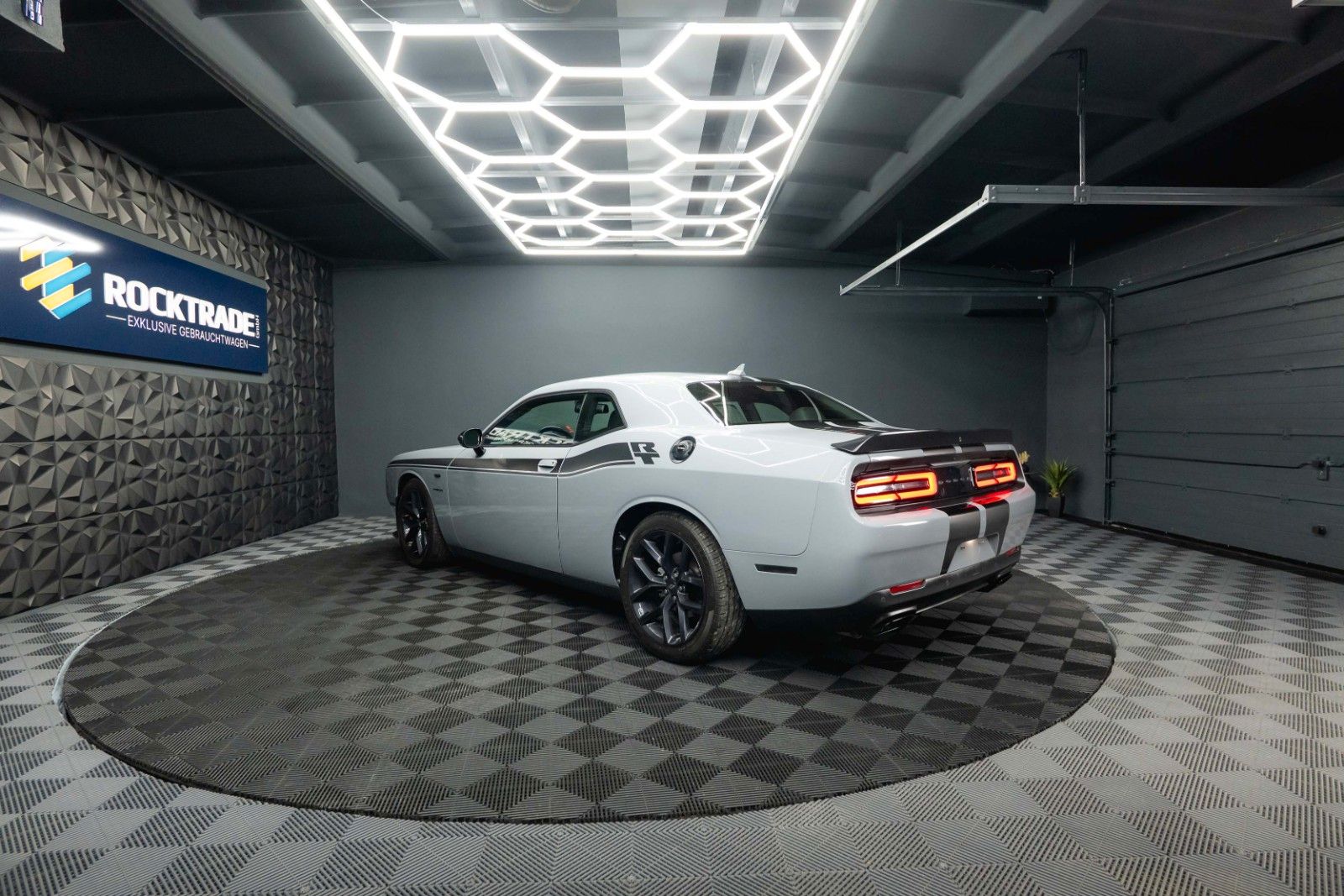 Fahrzeugabbildung Dodge Challenger 5.7 V8 R/T SRT Performance 6-Gang 19%