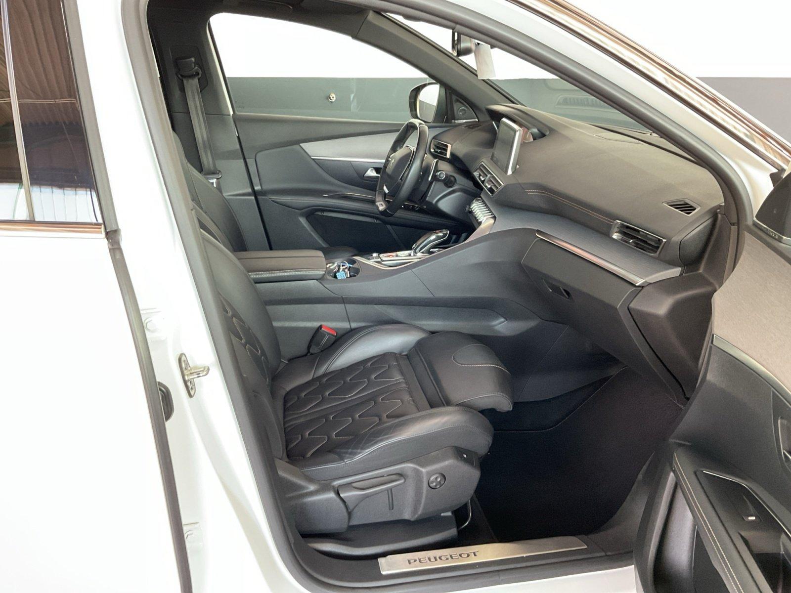 Peugeot 3008 2.0 BlueHDi 180 GT AHK+LED+19Z LM-FELGEN