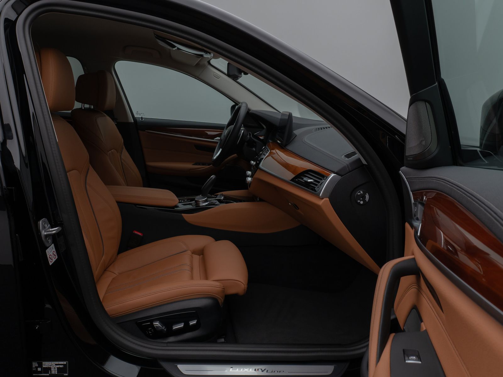 Fahrzeugabbildung BMW 530d xD Luxury Line Laser HUD DAB H/K AHK 19Zoll