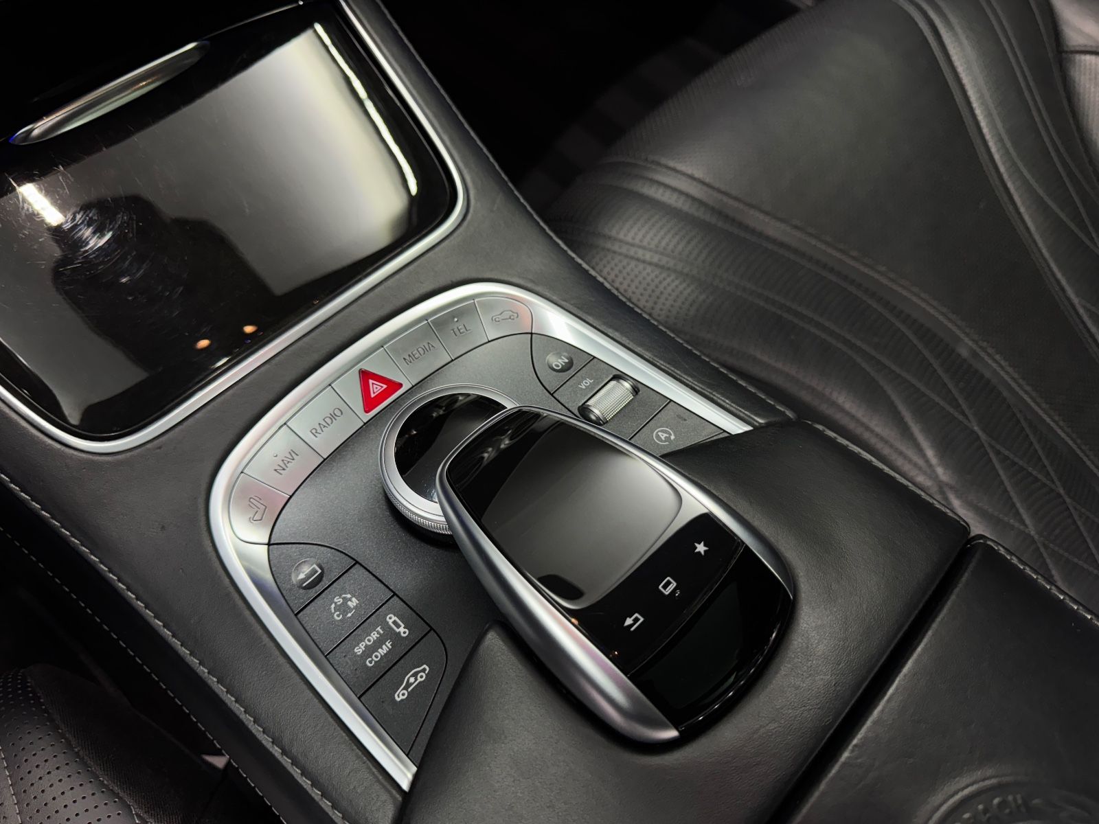 Fahrzeugabbildung Mercedes-Benz S 63 AMG 4Matic L|AMG DRIVERS|LANG|TV|VOLL