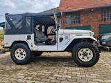 Toyota Land Cruiser FJ40 - Toyota Land Cruiser: 40