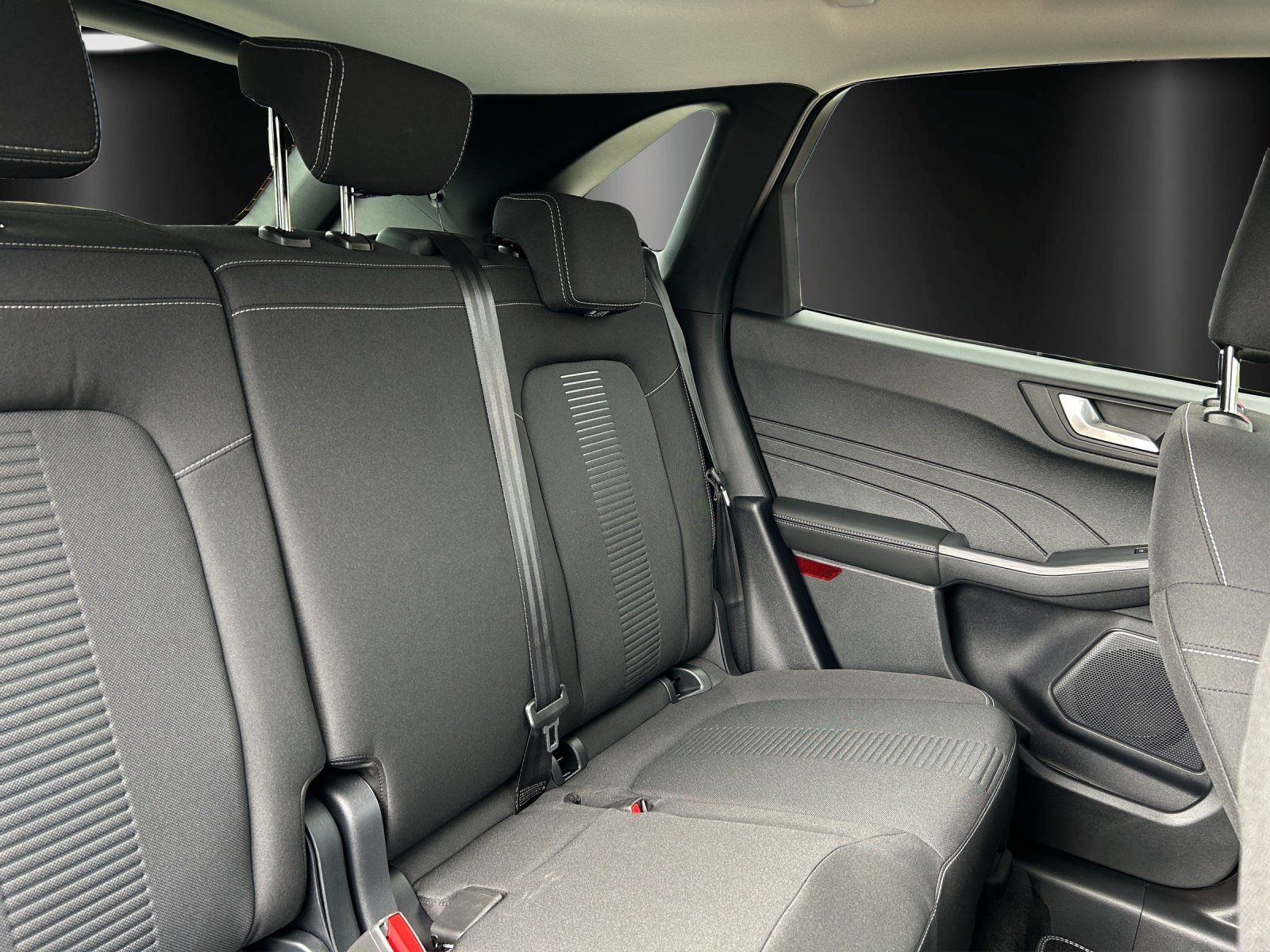 Fahrzeugabbildung Ford Kuga 2,5 Active Fullhybrid Automatik