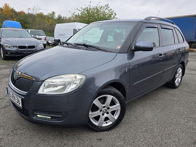 Skoda Fabia Combi 1.4l SAUBER"AHK"KLIMAAUT"PDC"SITZH