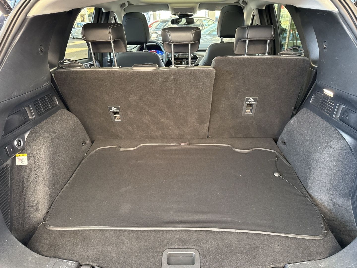 Fahrzeugabbildung Ford Kuga Hybrid Vignale/Hagelschaden/AHK schwenkb/Pa