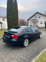 BMW 330i - - BMW 330 aus 2005: 330i