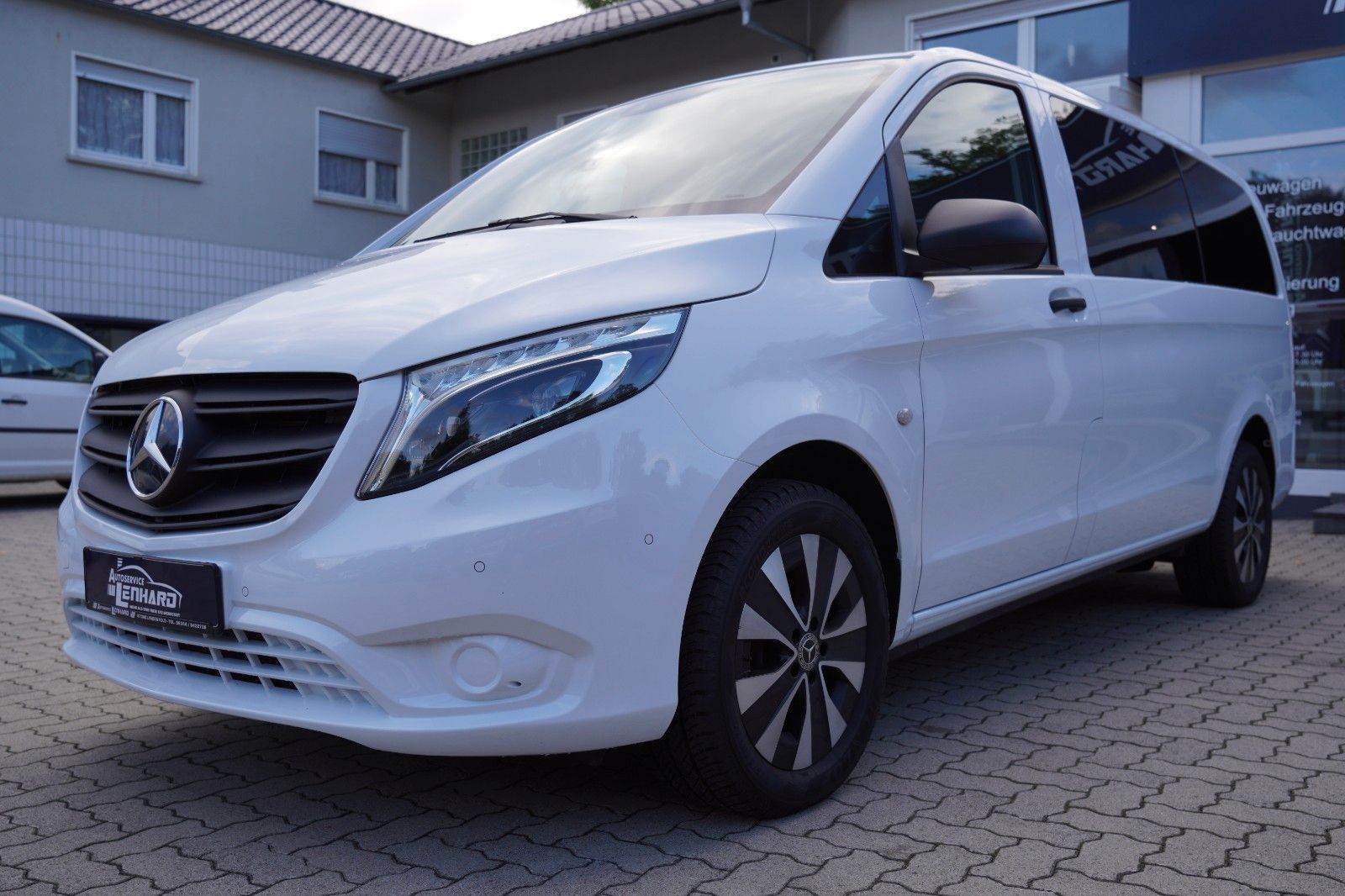 Fahrzeugabbildung Mercedes-Benz Vito Tourer 114CDI Pro lang*AHK*NAVI*SHZ*Standh*