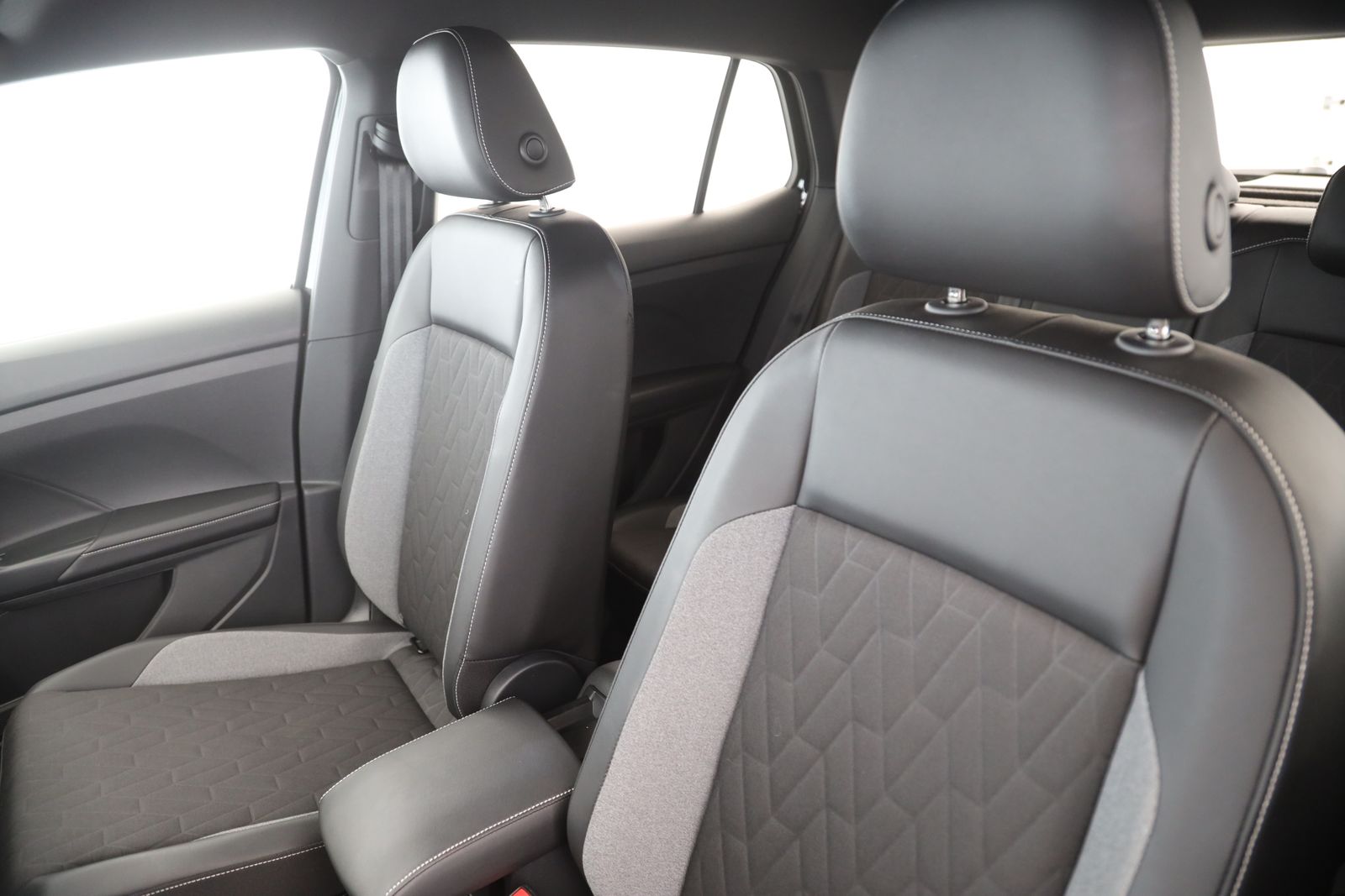 Volkswagen T-Cross - Bild 12