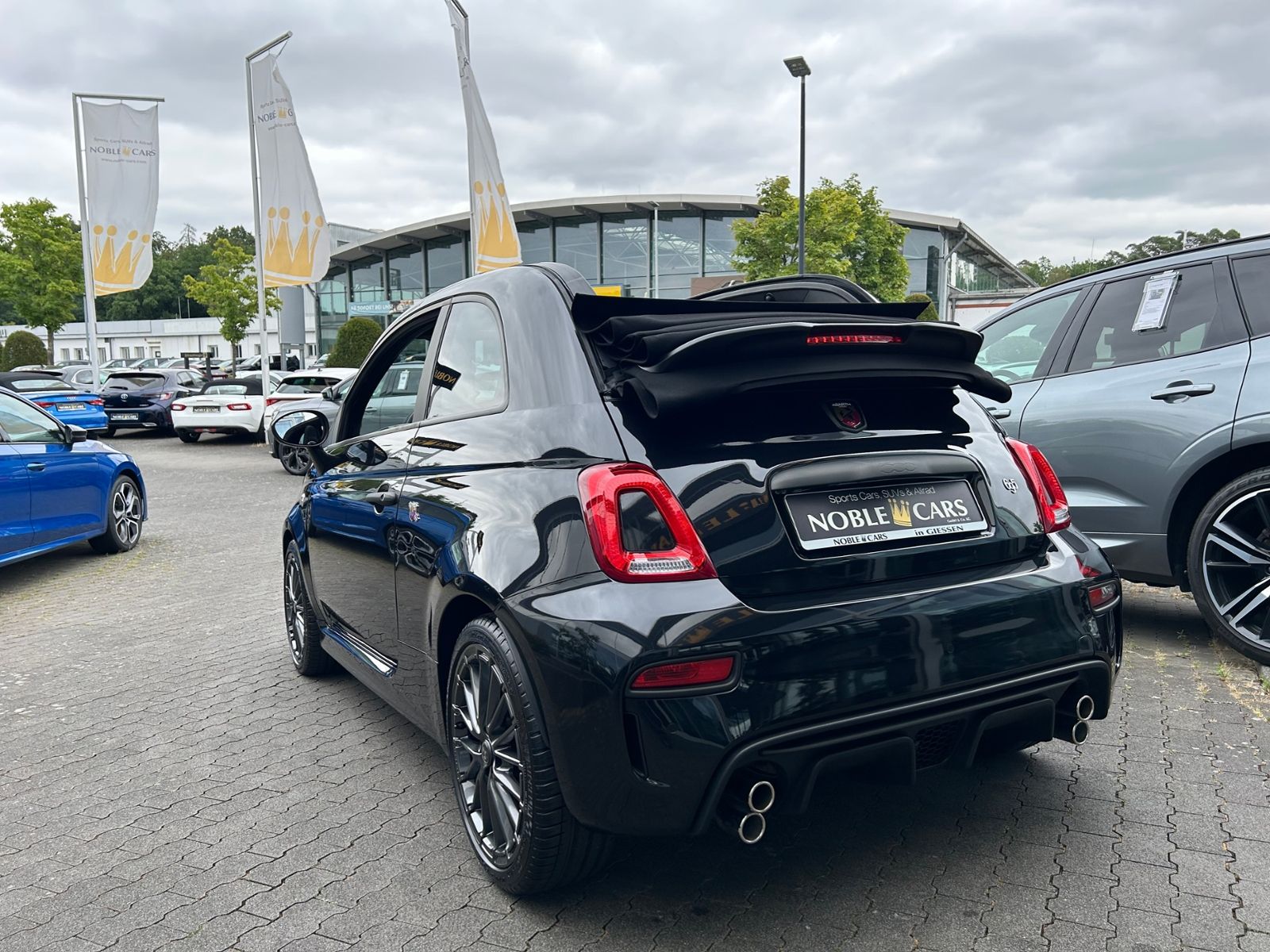 Fahrzeugabbildung Abarth 695 C KLIMA NAVI ALU 17 "  Nur  1450  km