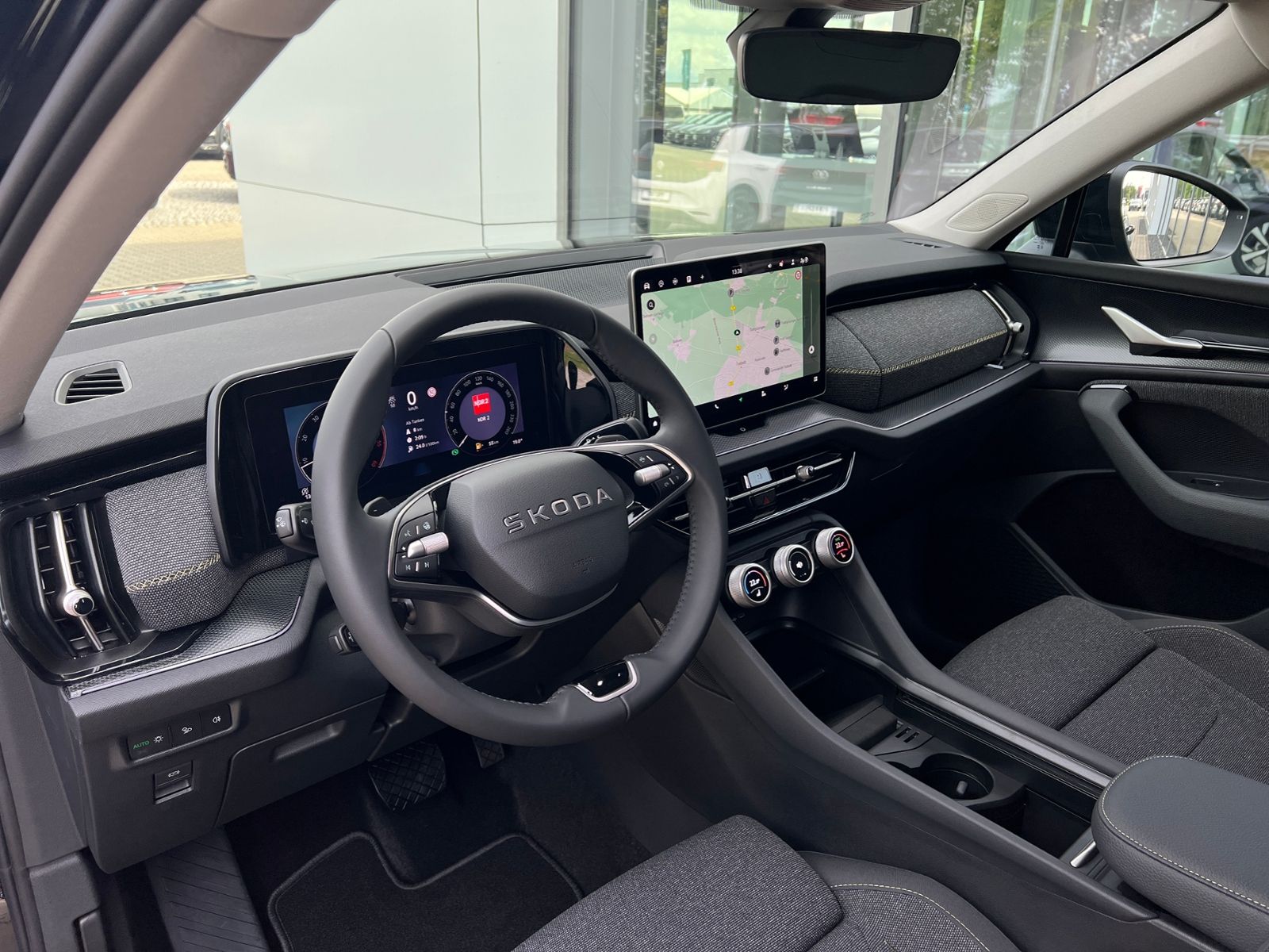 Fahrzeugabbildung SKODA Kodiaq  Selection 2.0 TDI DSG 4x4 * LED,Navi,AHK