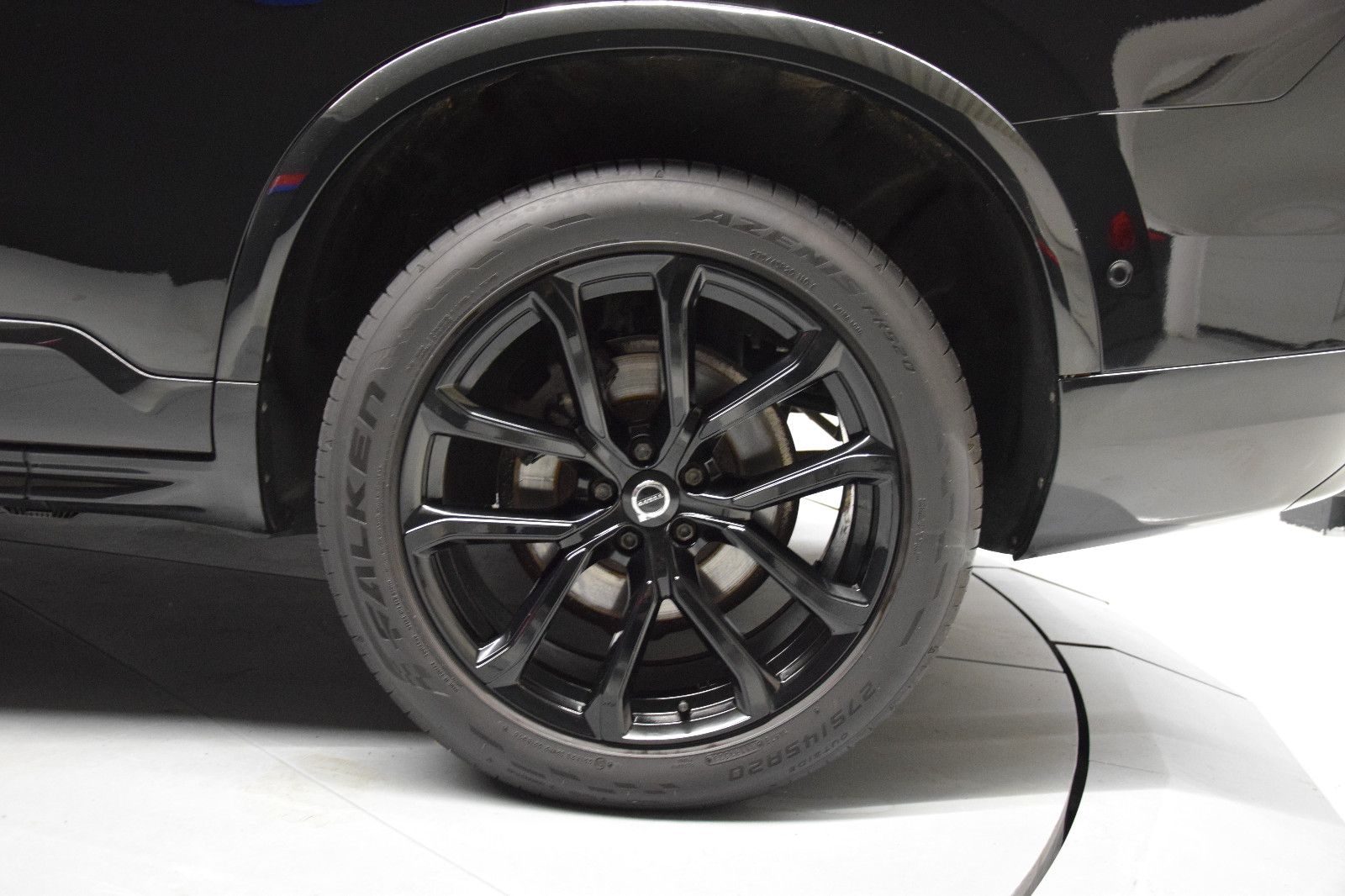 Fahrzeugabbildung Volvo XC 90 Momentum AWD ACC HUD PANO VZE Vollleder