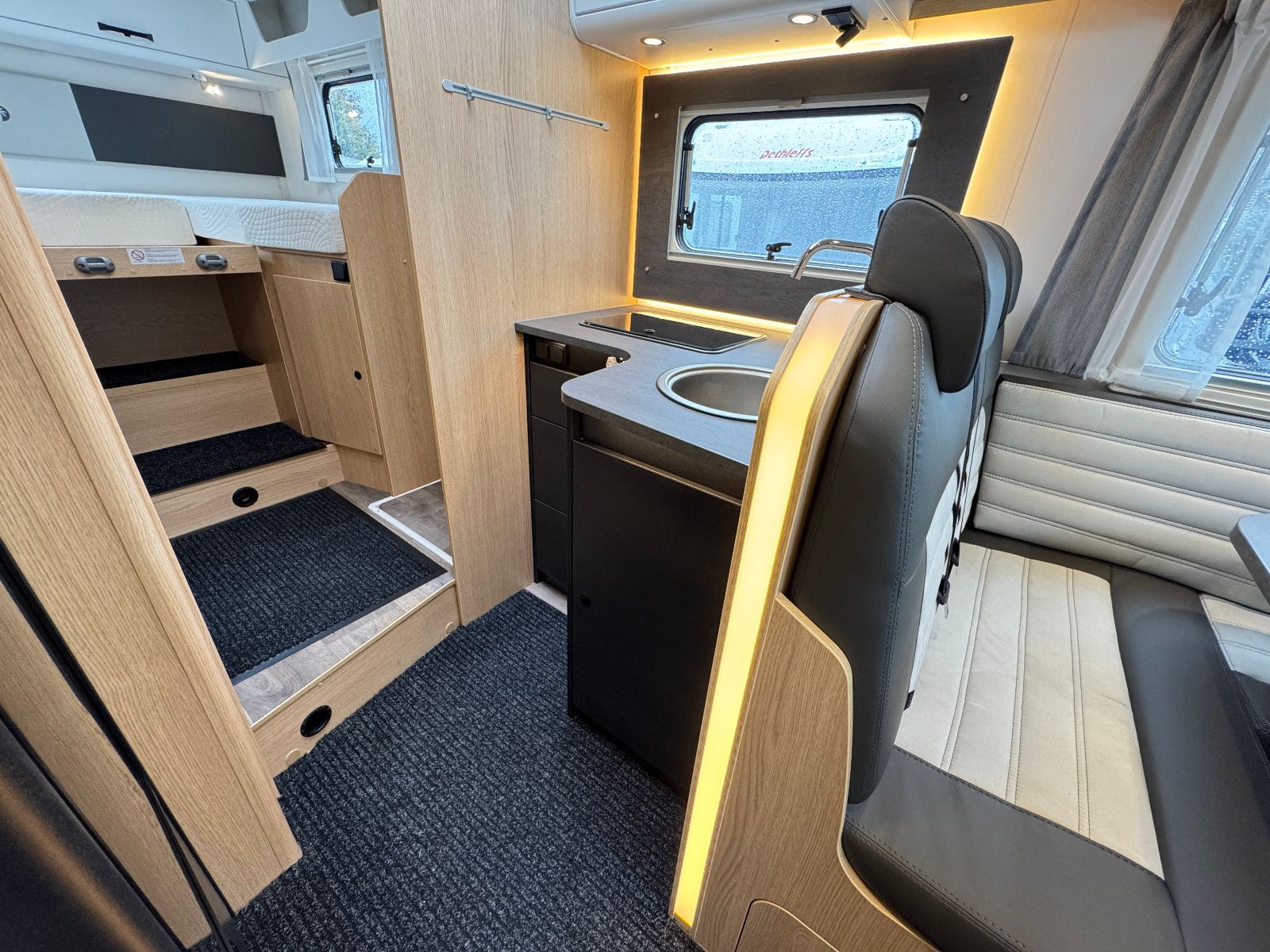 Fahrzeugabbildung Sunlight ADVENTURE EDITION T 68 1HAND KEIN MIETER HUBBETT