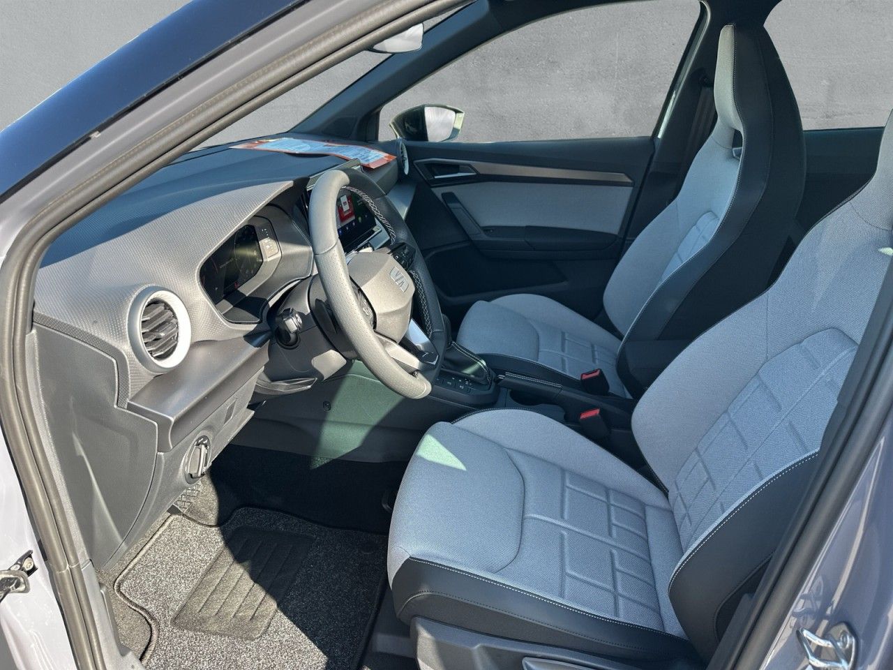 Fahrzeugabbildung SEAT Arona FR 1.0 TSI 116 PS 7-Gang-DSG - mit KI generiert/bearbeitet