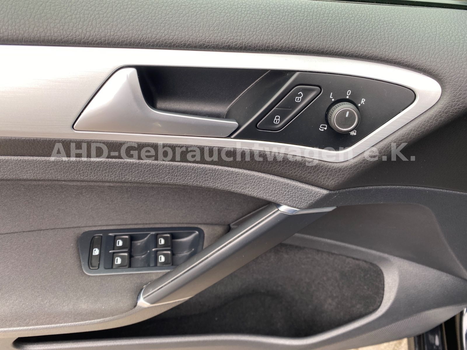 Fahrzeugabbildung Volkswagen Golf VII 1.2 TSI Limousine " Sondermodell Cup "
