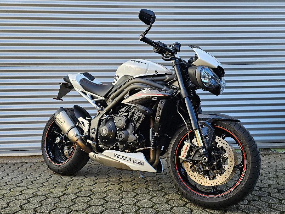 Triumph Speed Triple 1050 RS mit Leo Vince