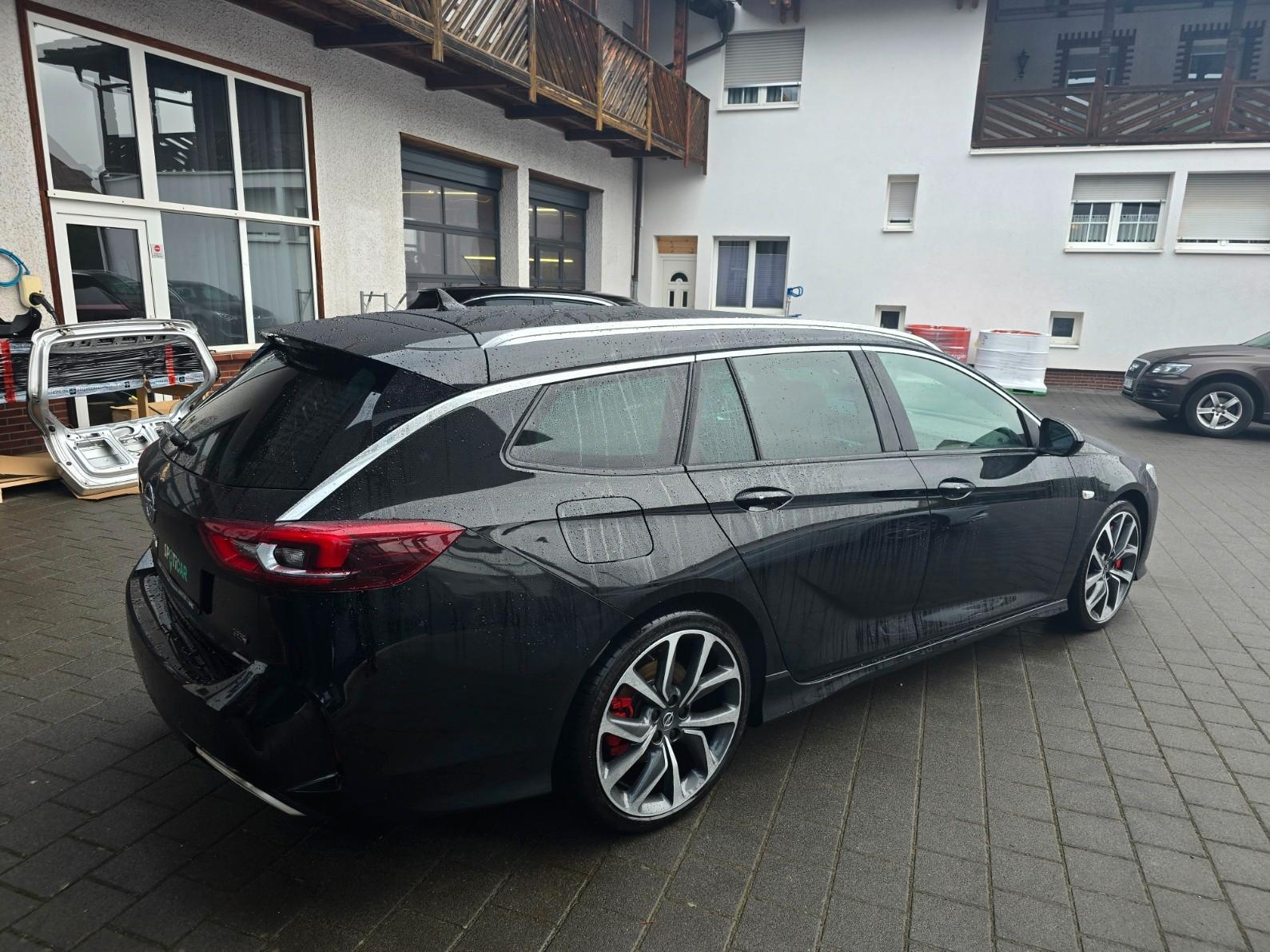 Opel Insignia B Sports Tourer GSi 4x4