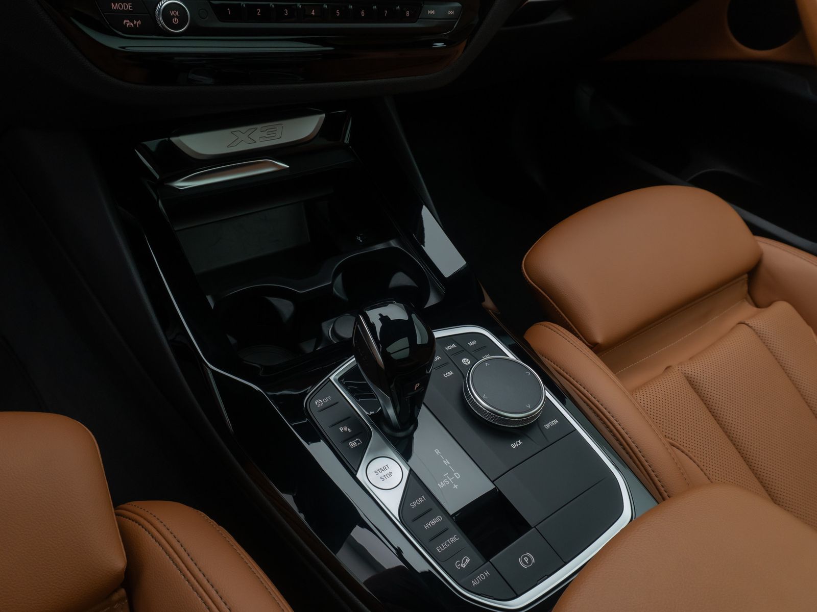 Fahrzeugabbildung BMW X3 xD30e Kamera AHK HUD DAB Sport Panoram 19Zoll