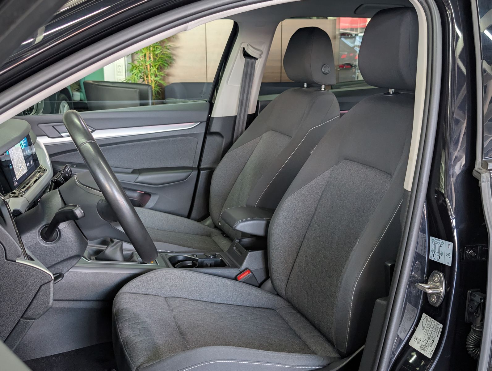 Fahrzeugabbildung Volkswagen Golf Move 1.5 TSI ACC LED SHZ VIRT AMBI APP BHL