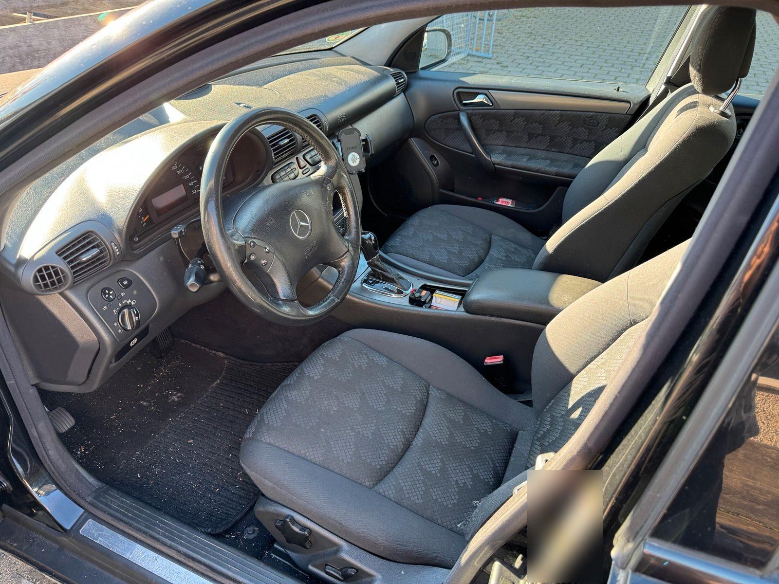 Mercedes-Benz C180 2004 — photo 6