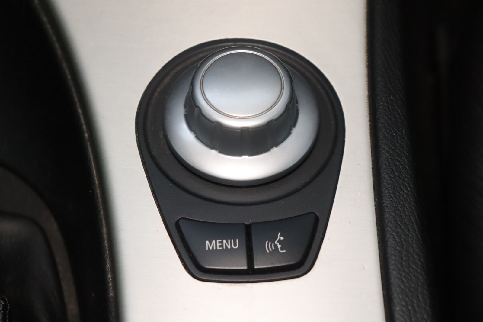 Fahrzeugabbildung BMW 325 i * Xenon * SD * Leder