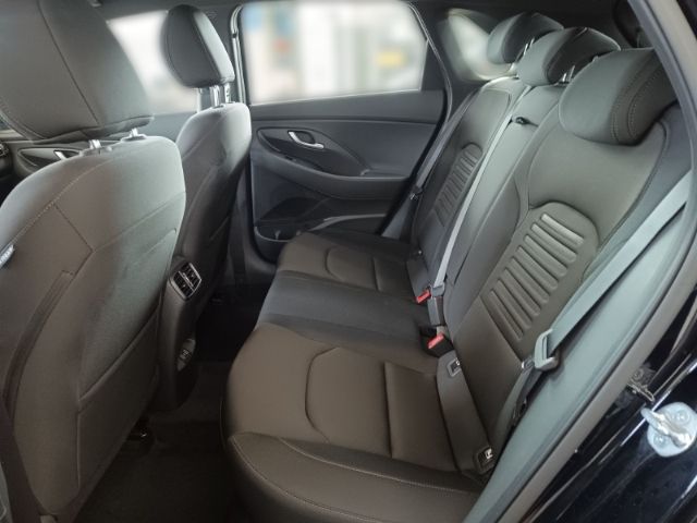 Fahrzeugabbildung Hyundai i30 FL 5-Türer (MY25) 1.0 T-GDI (100 PS) 7-DCT 2