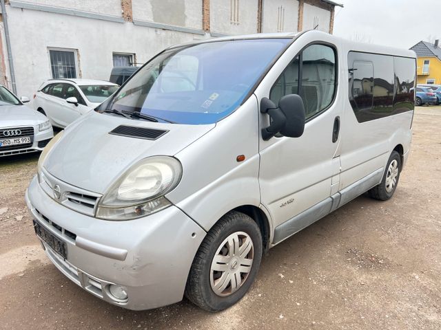 Nissan Primastar  kurzer Radstand 2.84t/8 Sitzplatz