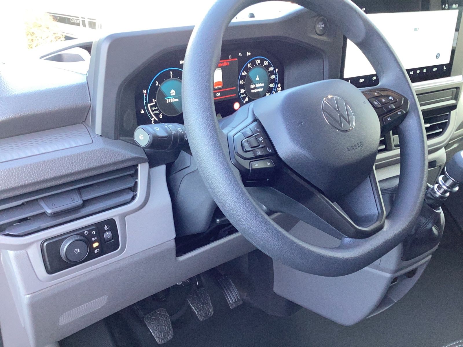 Fahrzeugabbildung Volkswagen T7 Transporter TDI Kasten AHK LaneAssist RearVie